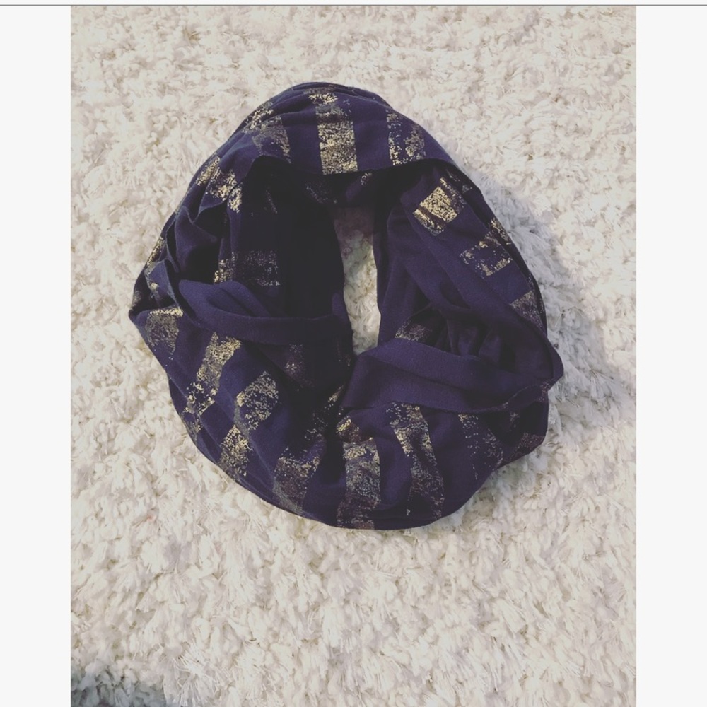 Infinity scarf (navy blue and gold)